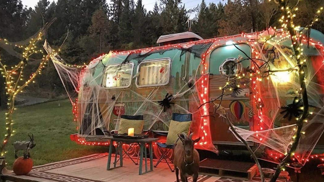 Dramatic Camper Decoration