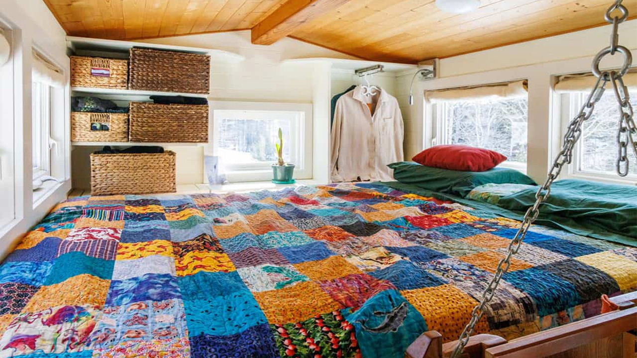 Breton-Tiny-House-by--by-Howling-Dog-Construction_main loft bedroom