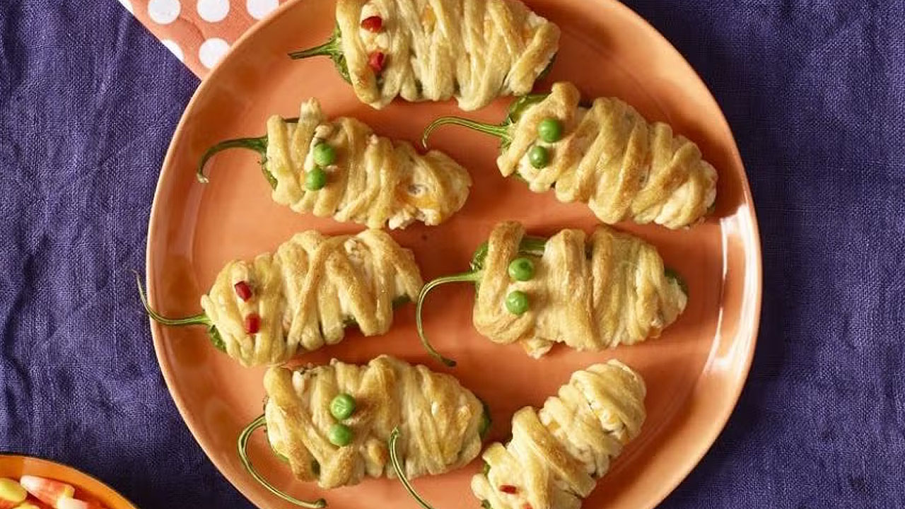 Cheese-Stuffed Jalapeño Poppers