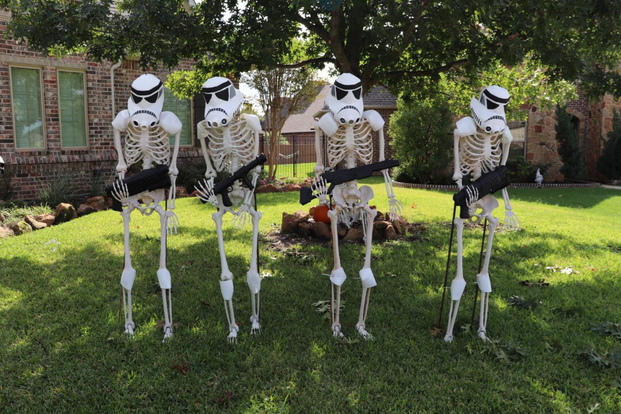 Star Wars Halloween Decoration Ideas - Skeletal Stormtroopers
