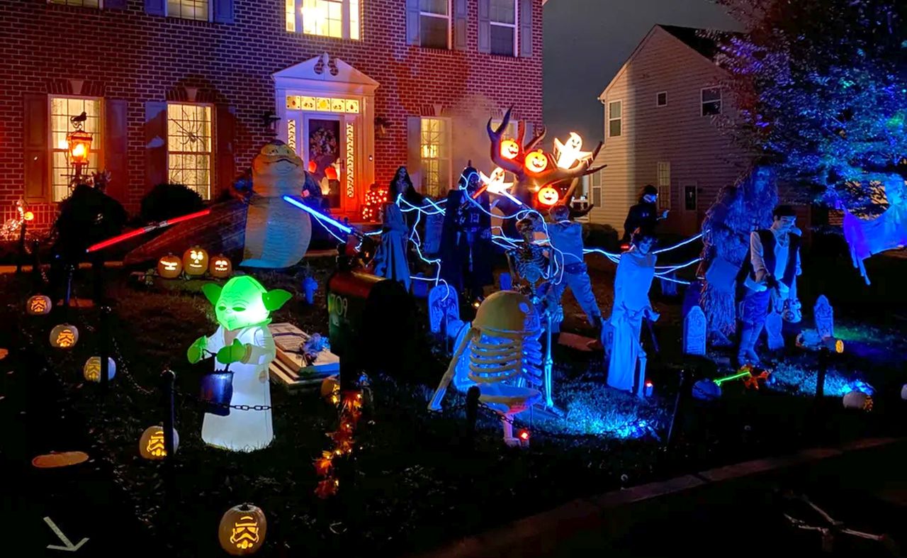 Star Wars Halloween Decoration Ideas - Front yard fiesta