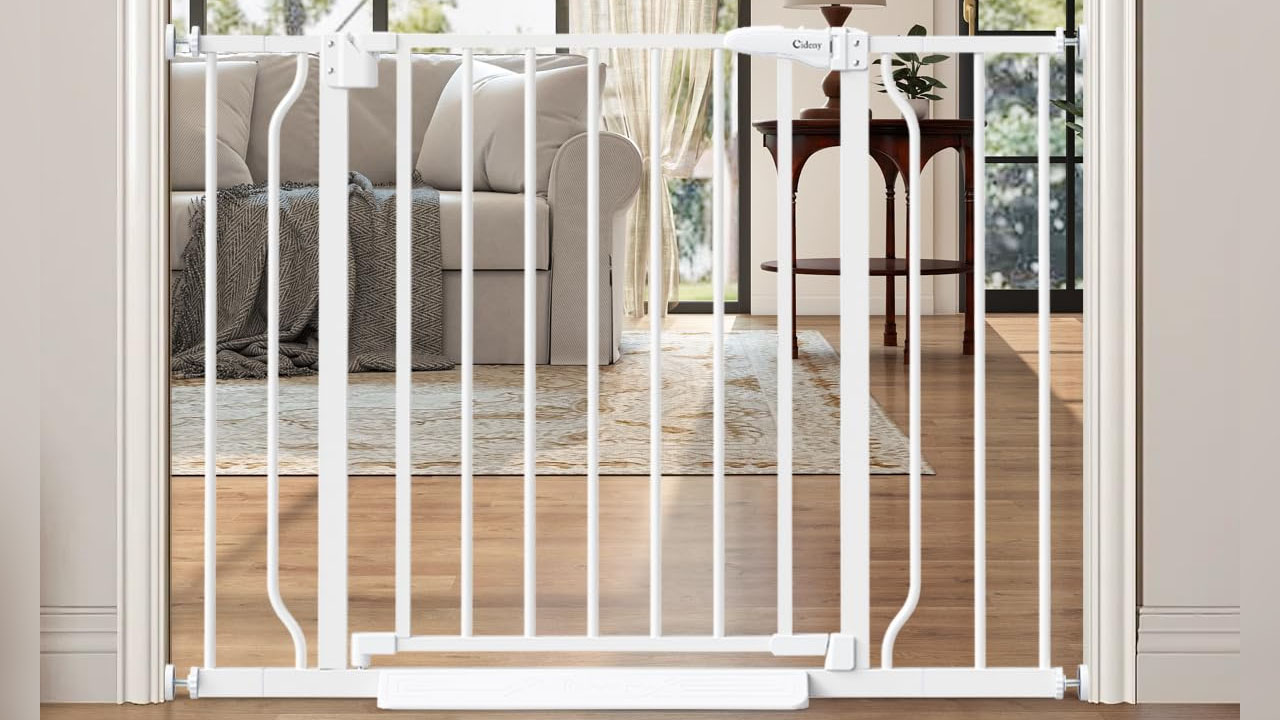 Auto-Closing Indoor Dog Gate_2