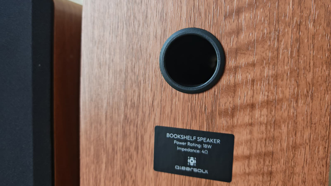 Qlearsoul SoulBox S1_ rear bass-reflex port