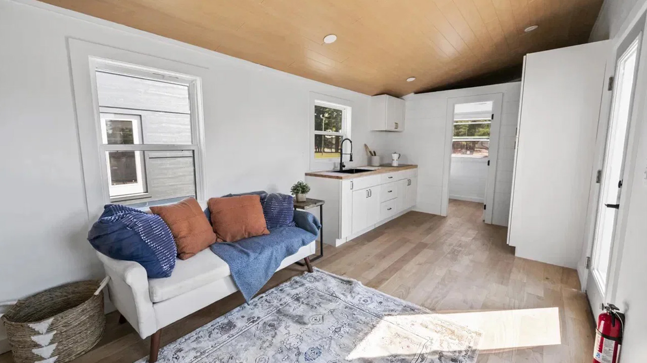 32 ft. Modern Tiny House_interior