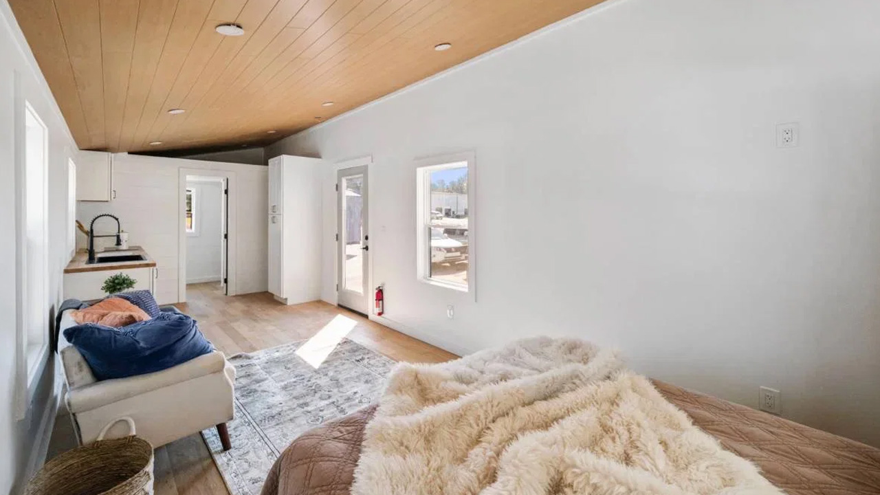 32 ft. Modern Tiny House_interior