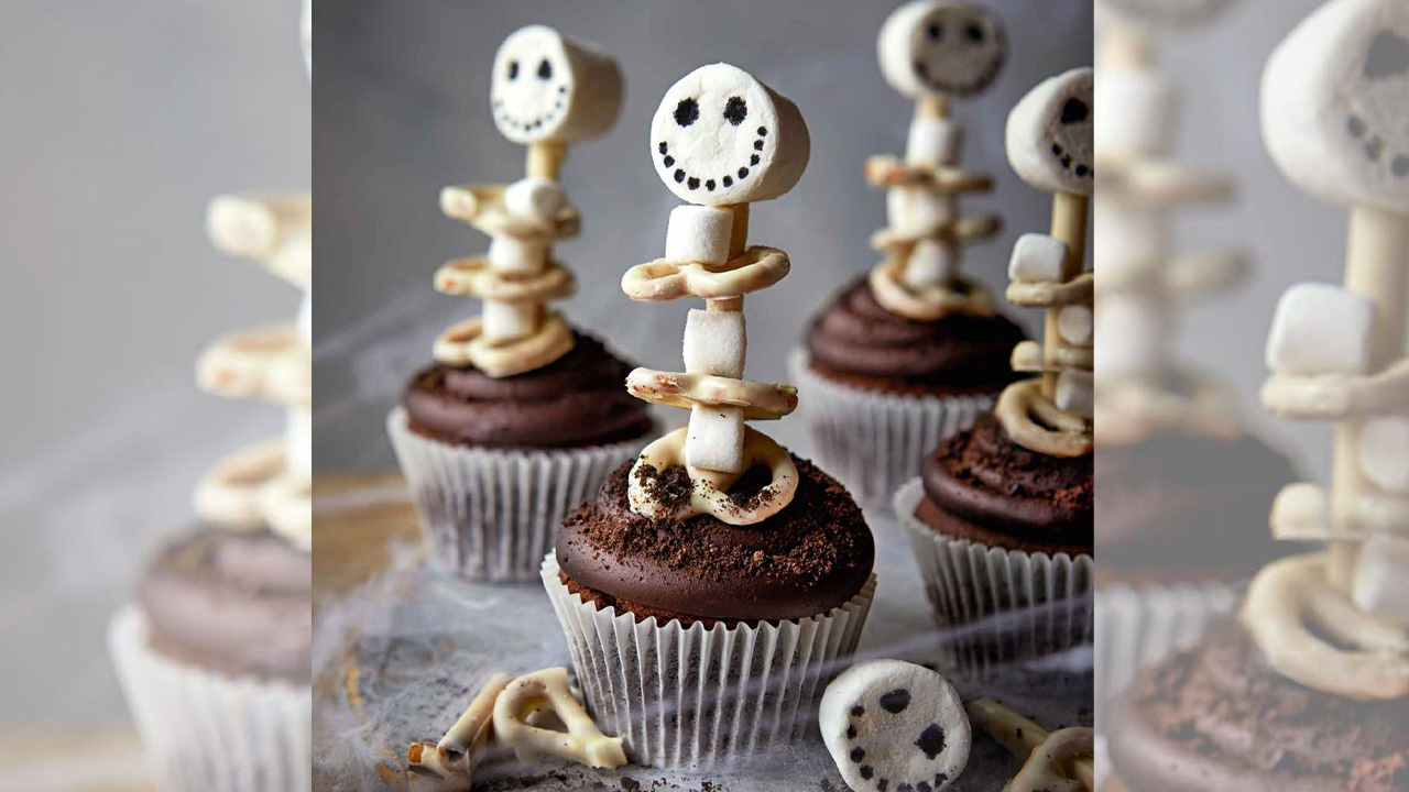 Skeleton cupcakes