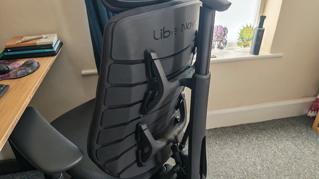 MaxisAirflow Chair by LiberNovo