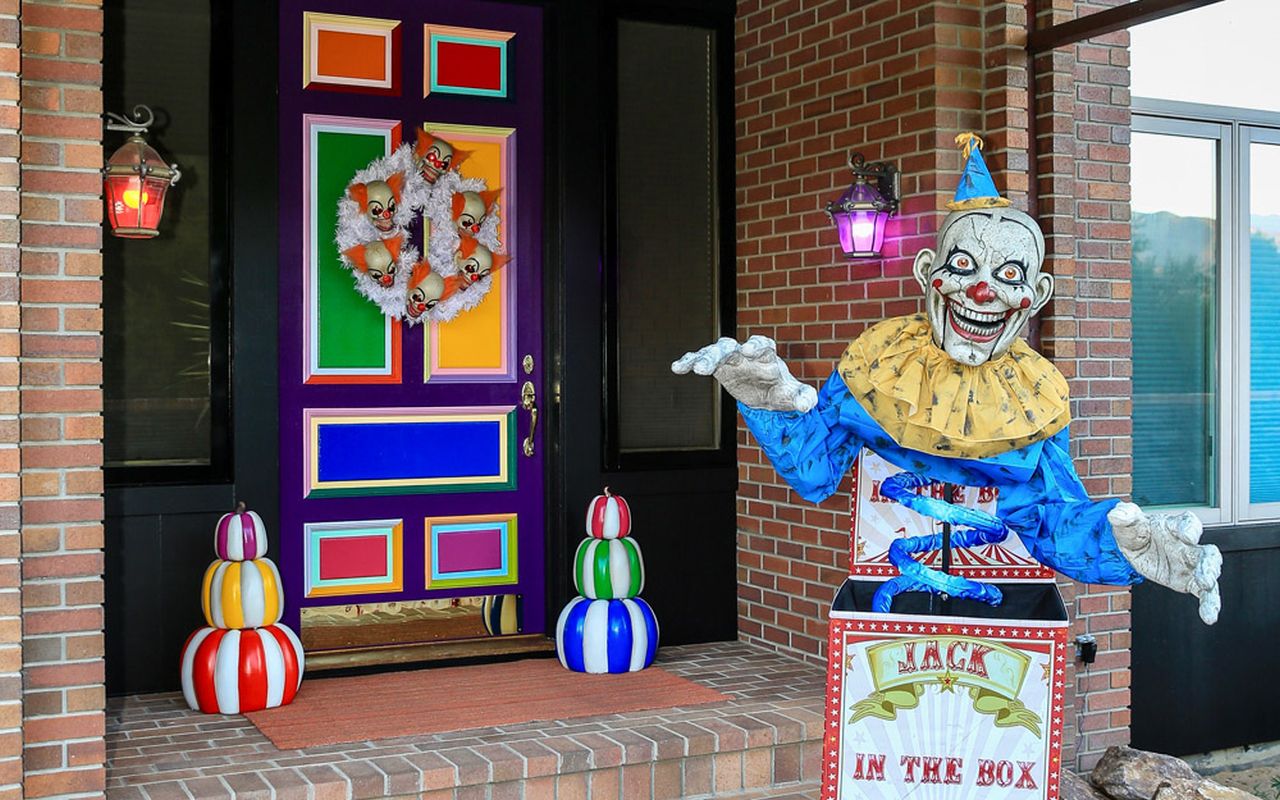 Adorn a clown wreath on your front door