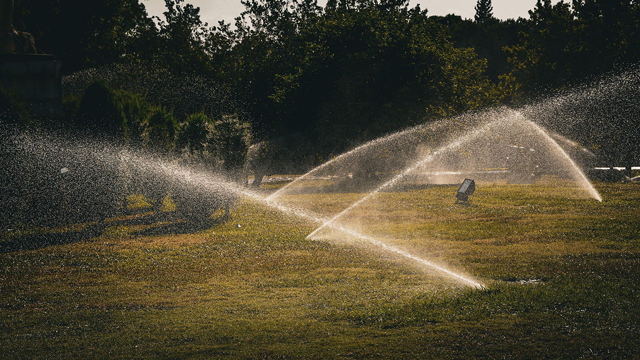 overlap sprinkler lawn watering