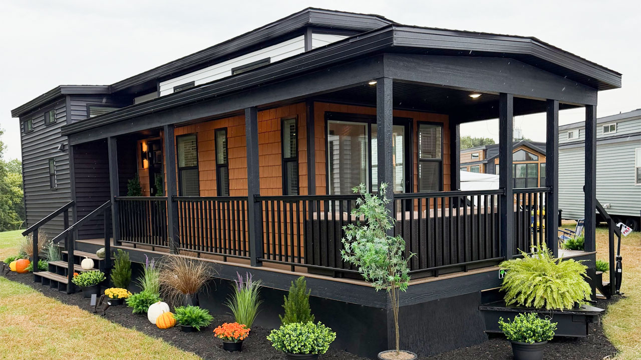 Timber Ridge 267L Tiny House exterior