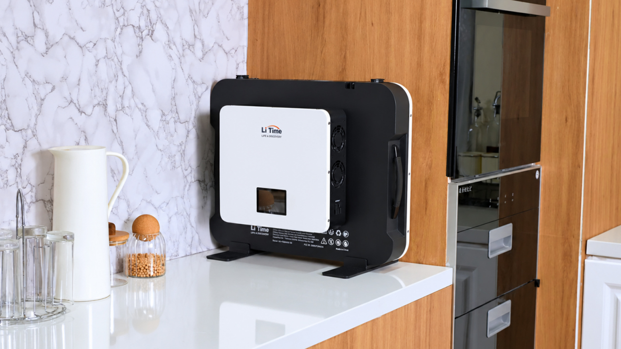 LiTime’s-Lares-K1-kitchen-appliance-battery-backup-system - compact split form